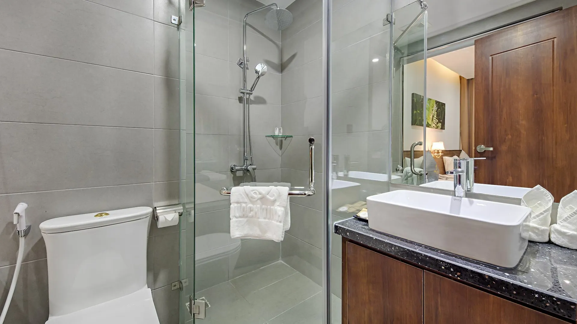 ***  Quach Tinh Hotel Da Nang Vietnam